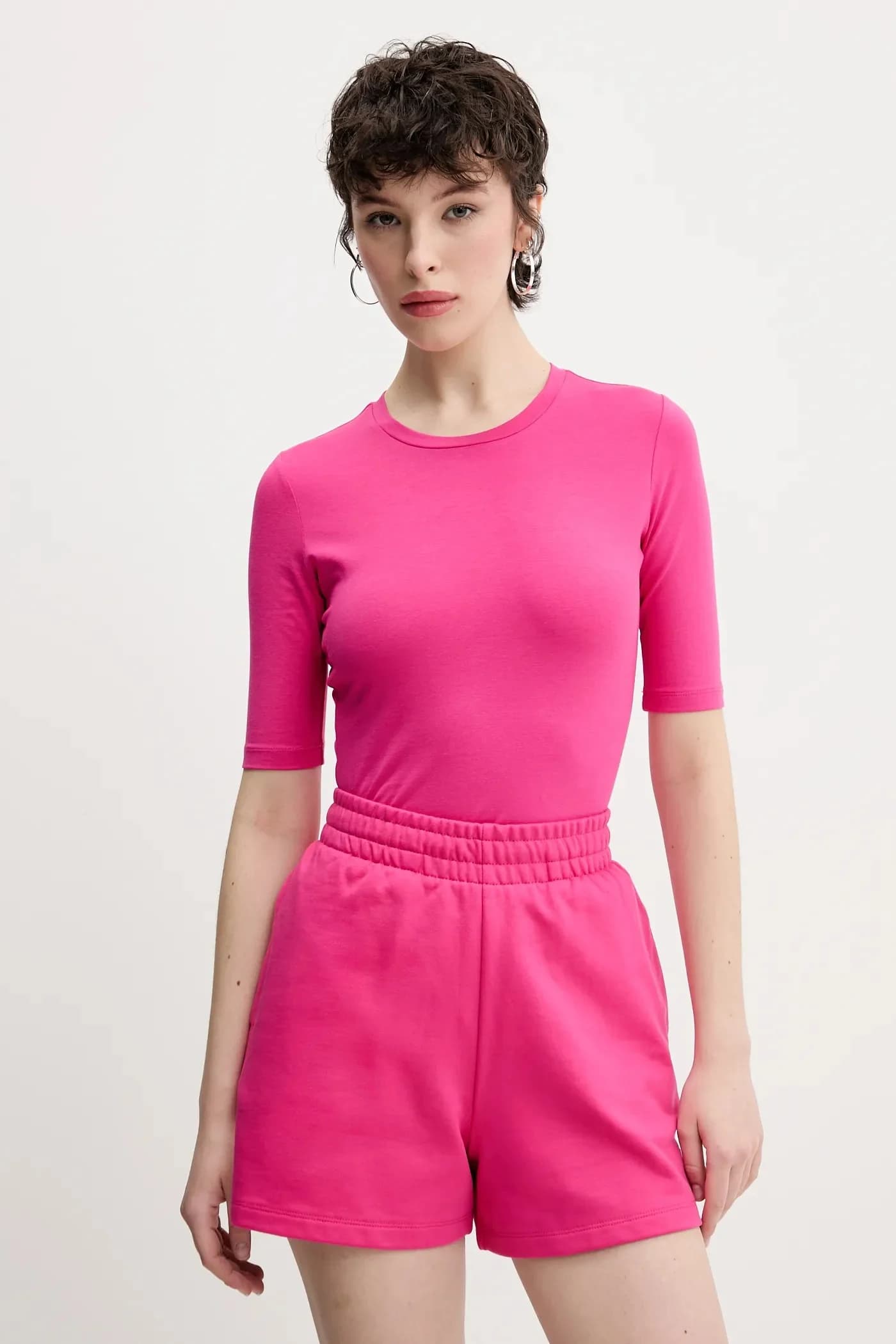 Дарнелия футболка