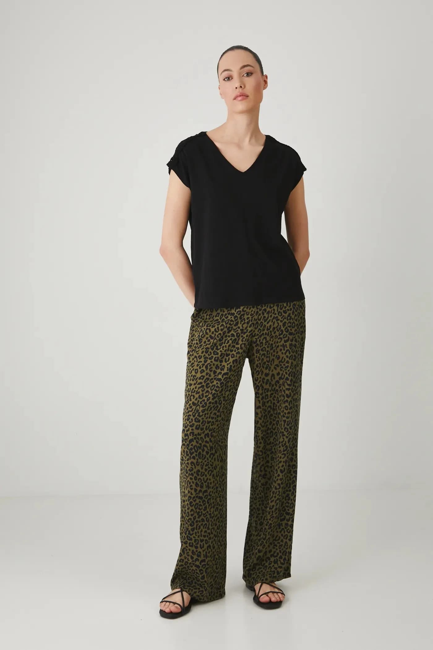 Льняная футболка - фото 2