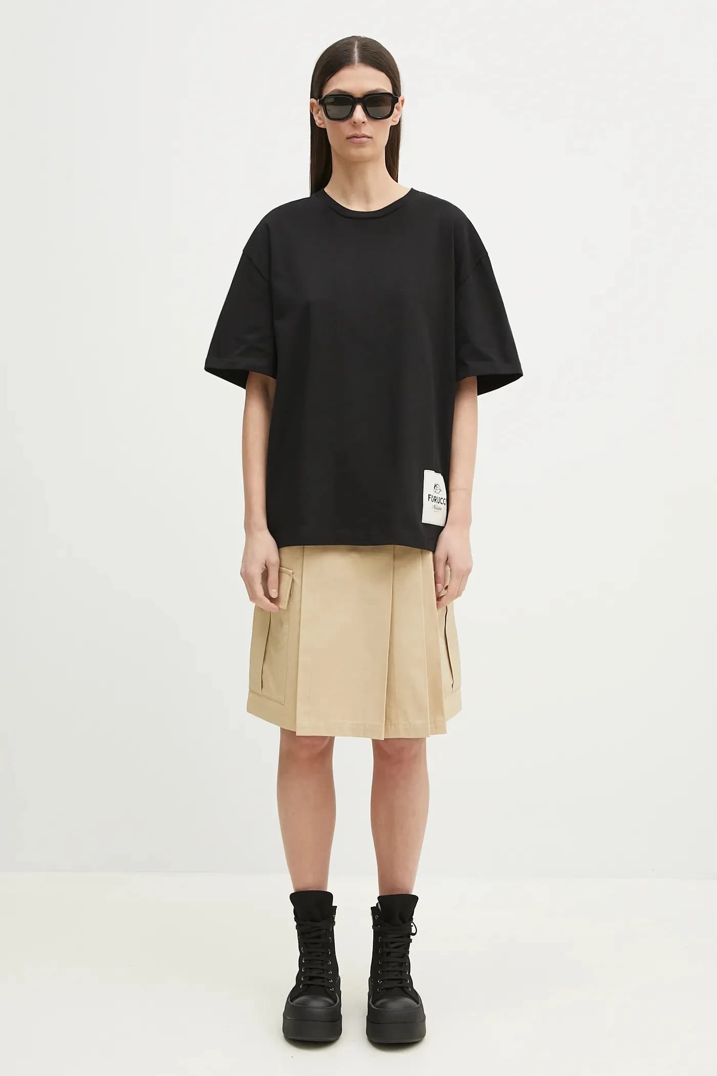 Хлопковая футболка свободного кроя с логотипом - фото 10