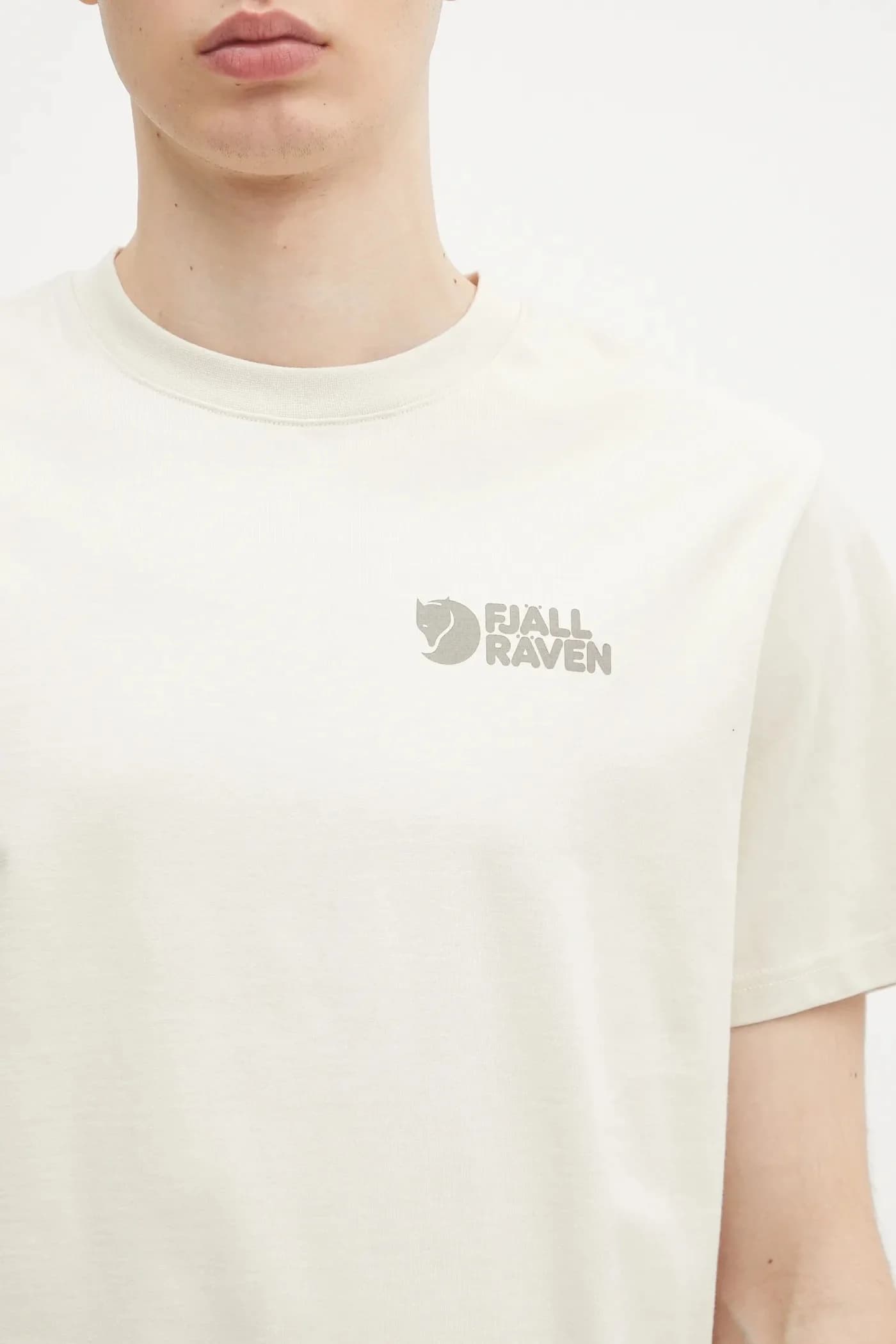 Классическая футболка из плотного хлопка - фото 7