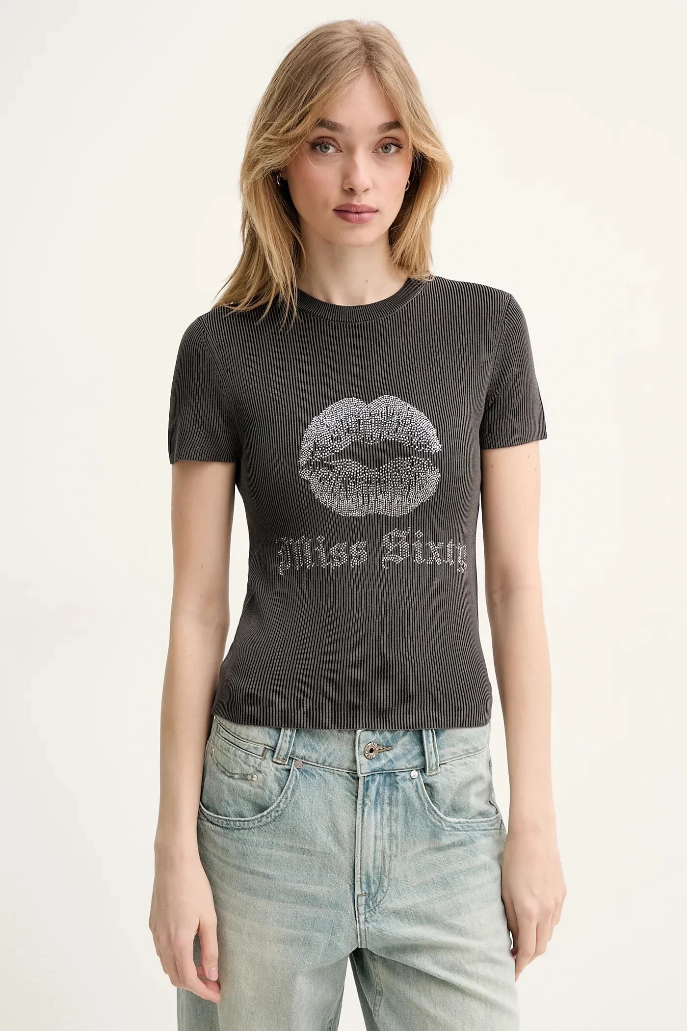 Футболка с оттенком шелка