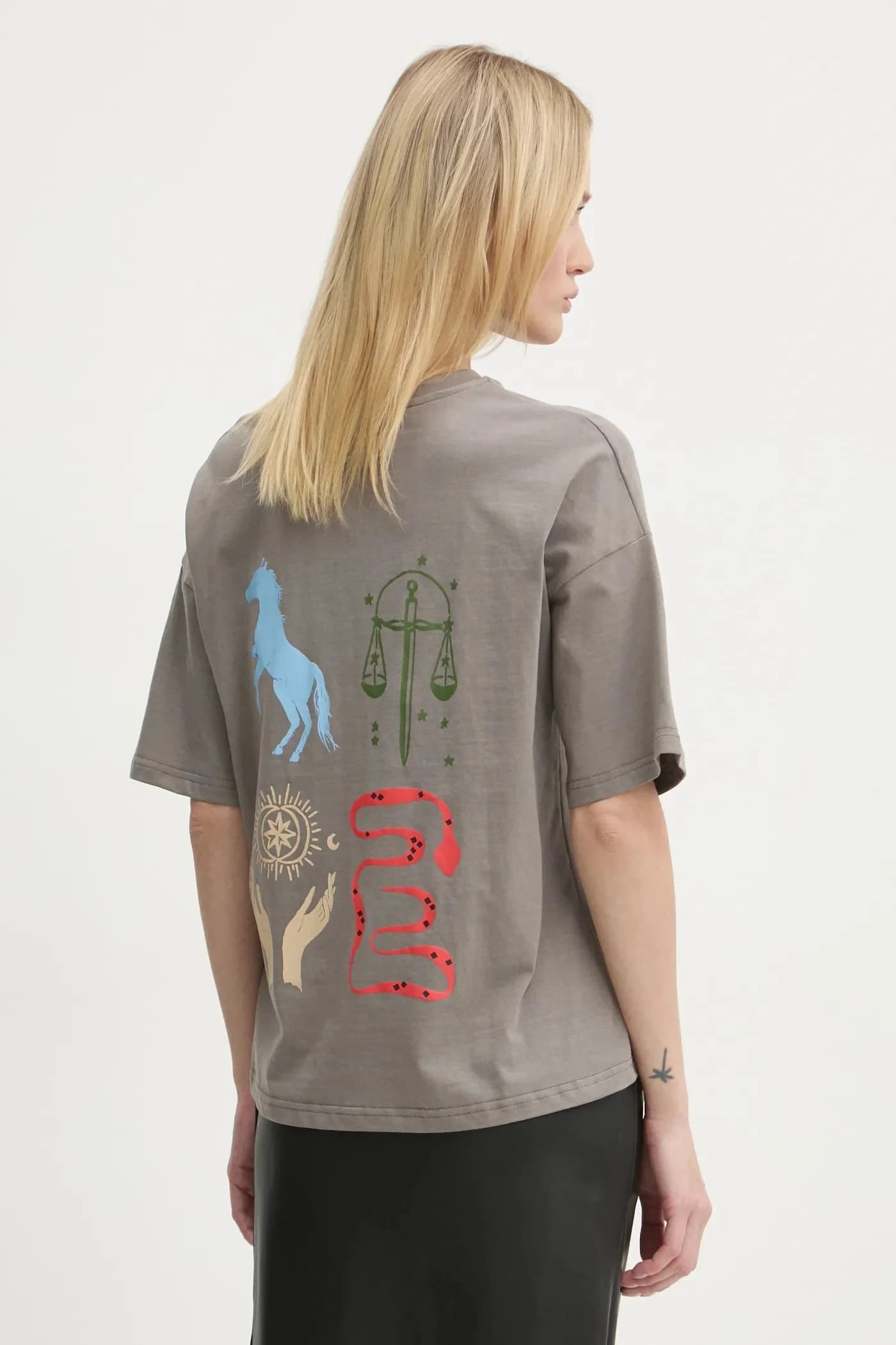 Хлопковая футболка Mystcial Tee серого цвета с эффектом потертости - фото 3