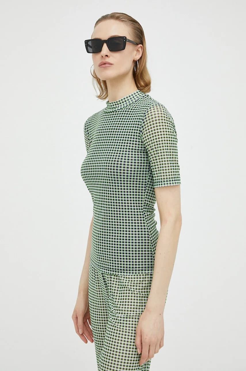 Футболка с резюме