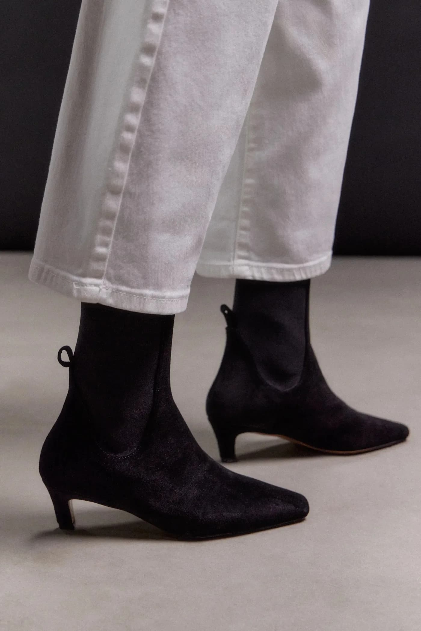 Замшевые ботильоны