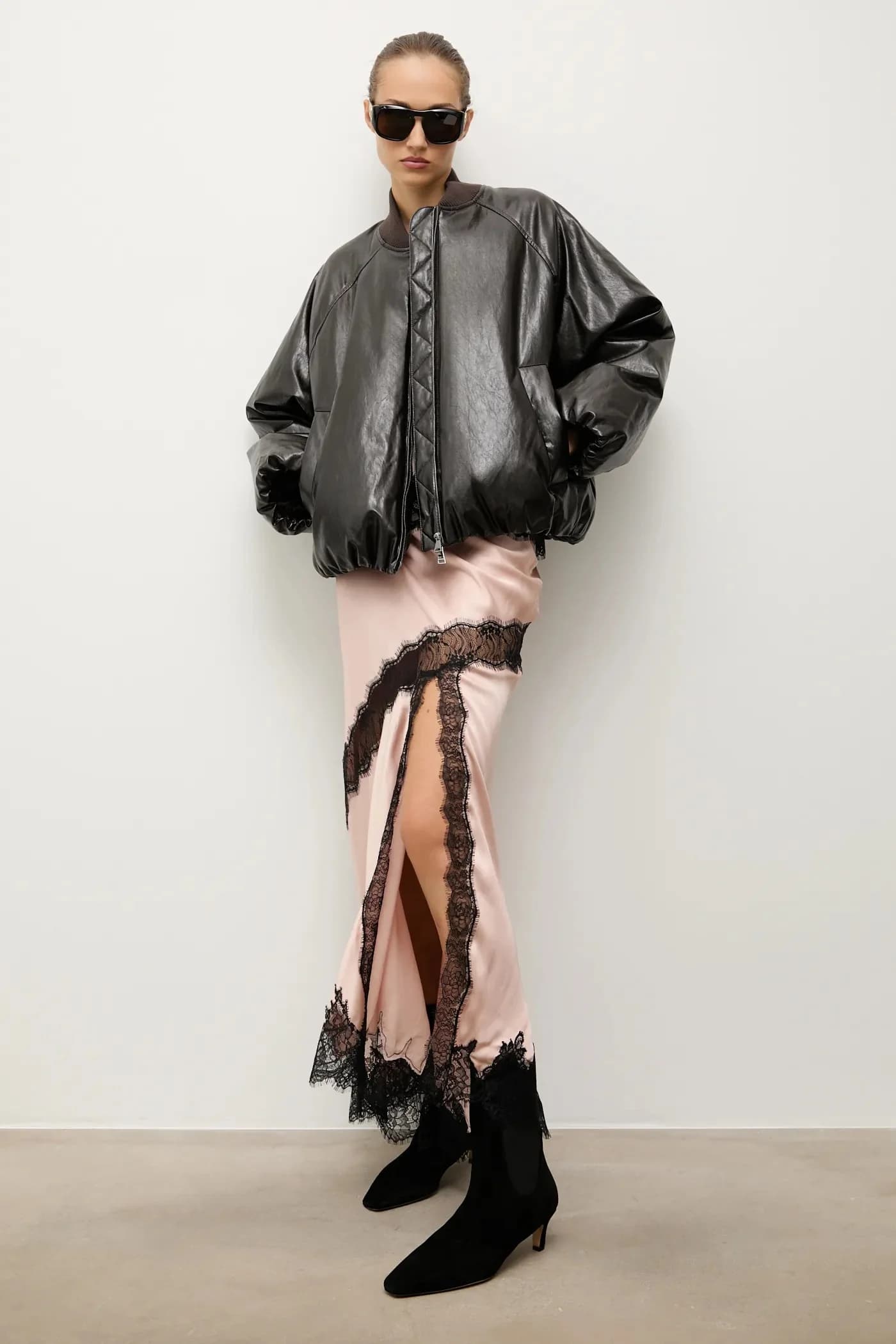 Замшевые ботильоны - фото 6