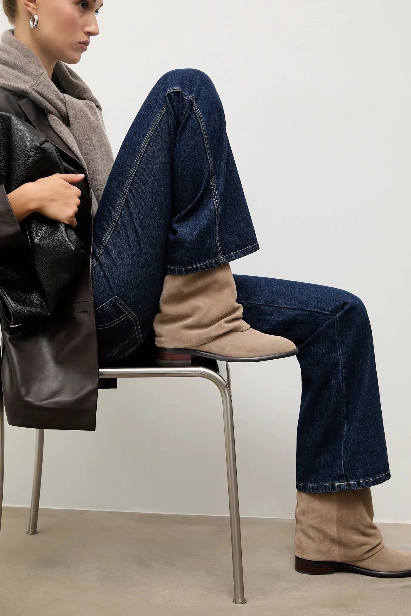 Замшевые ботильоны