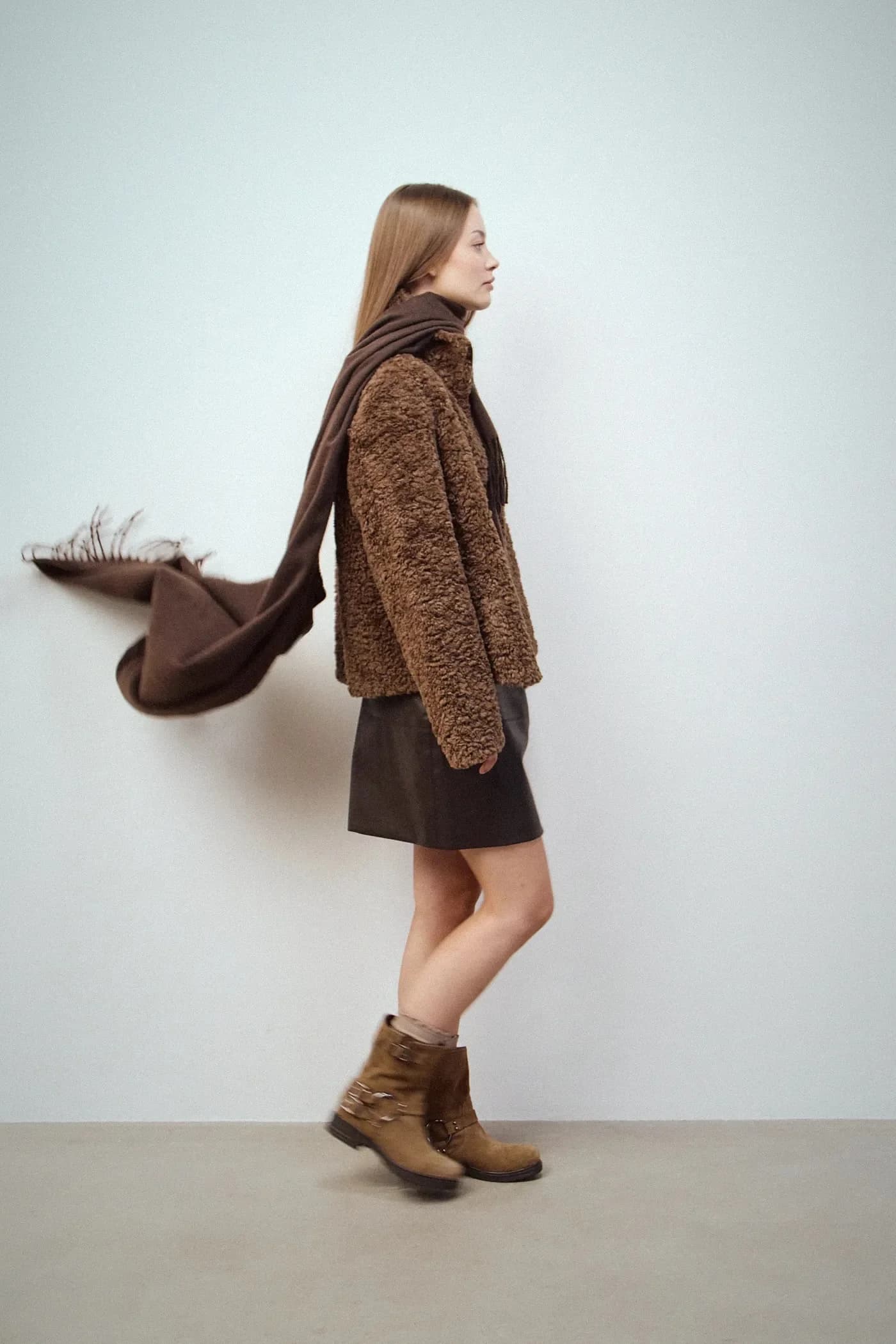 Замшевые ботильоны - фото 10