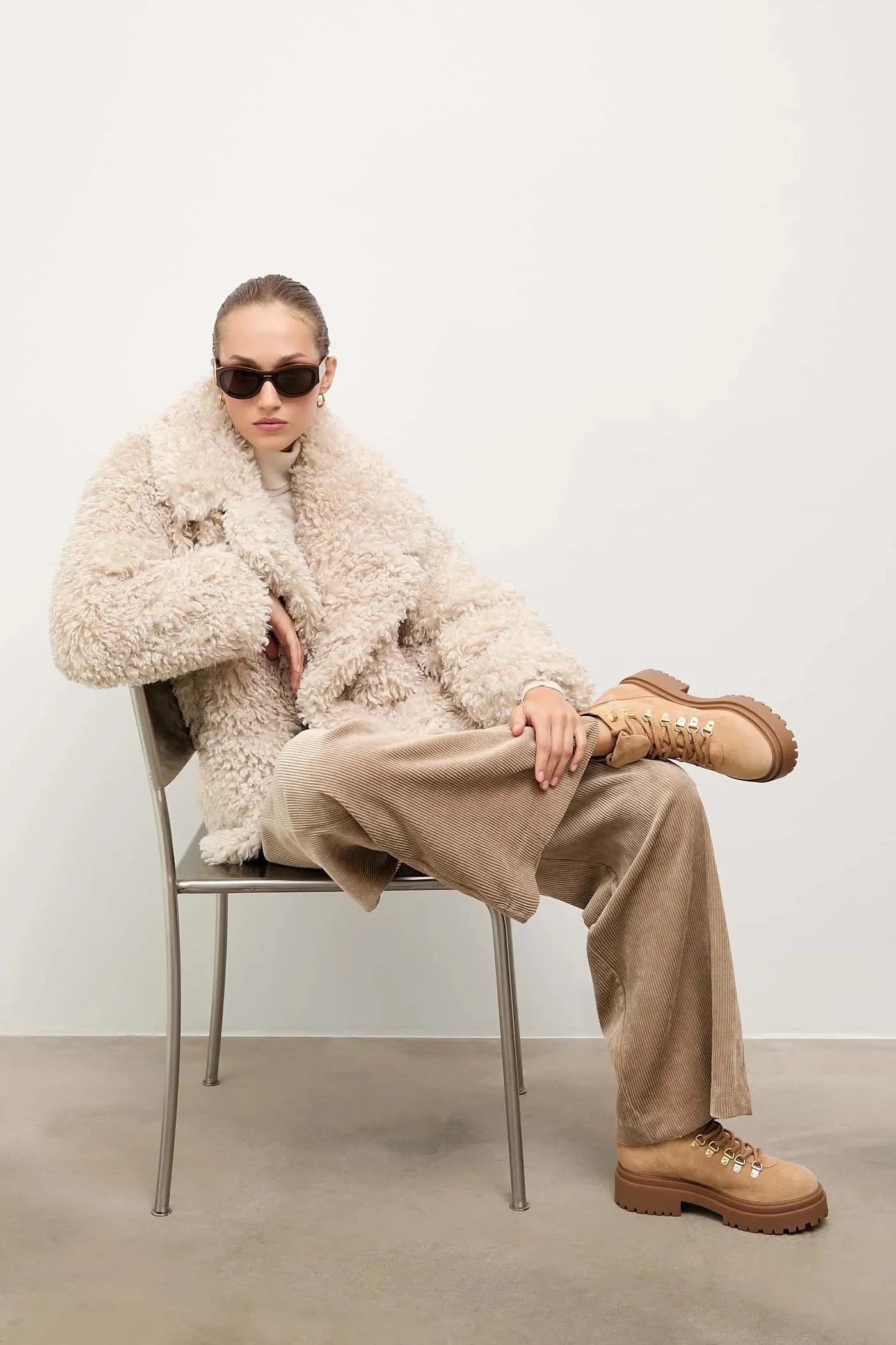 Замшевые ботильоны - фото 7