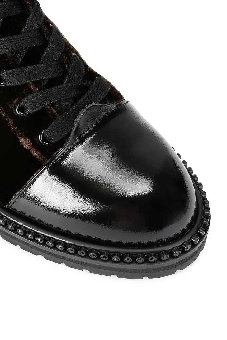 Рабочие нагибаются в боевых ботинках - фото 3