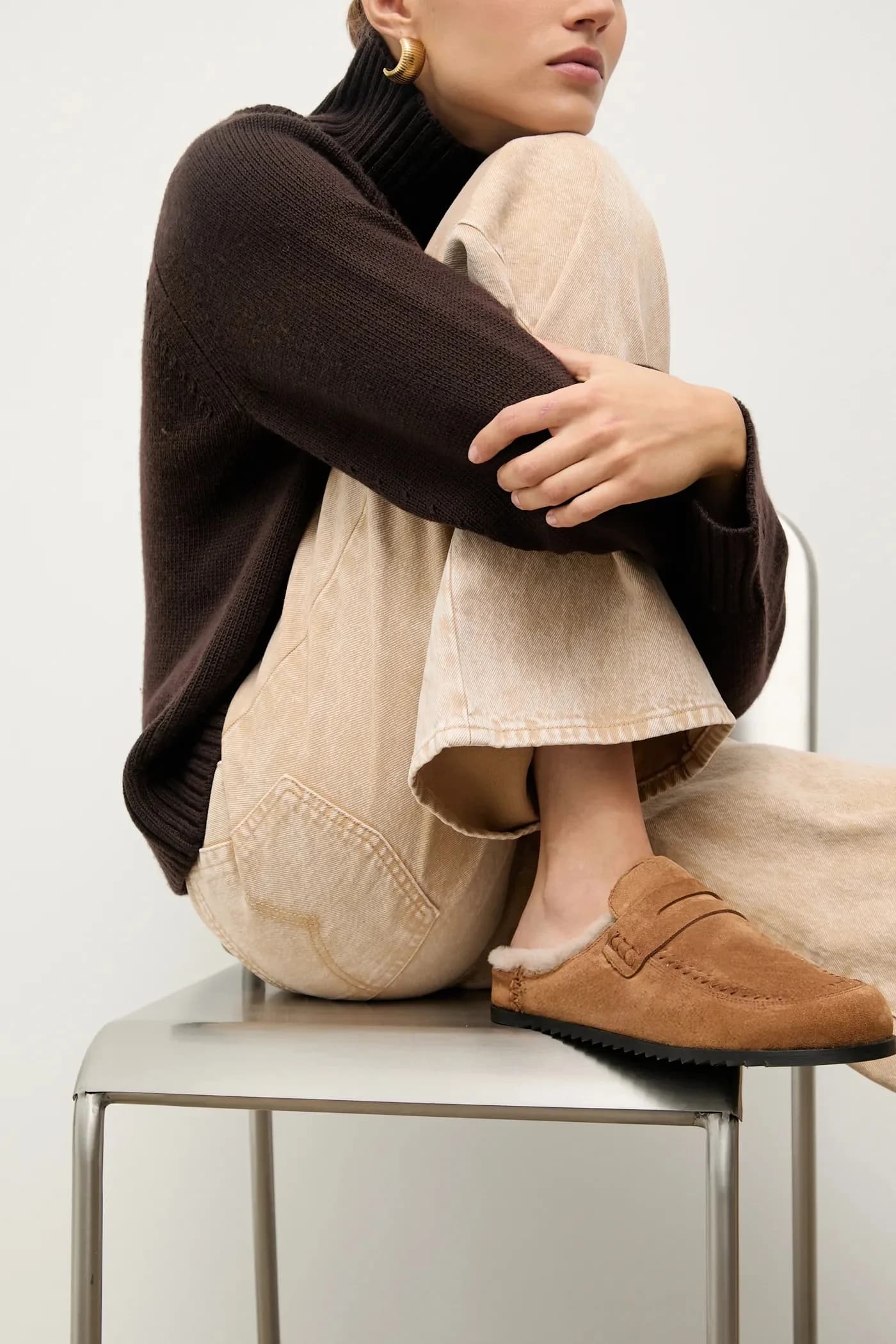 Замшевые шлепанцы - фото 7