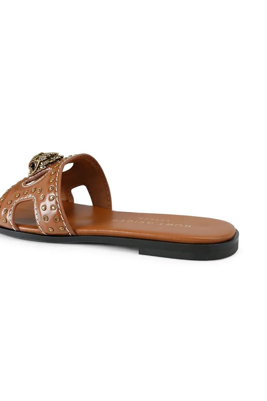 Плоские кожаные шлепанцы с заклепками Eagle и вырезами - фото 5