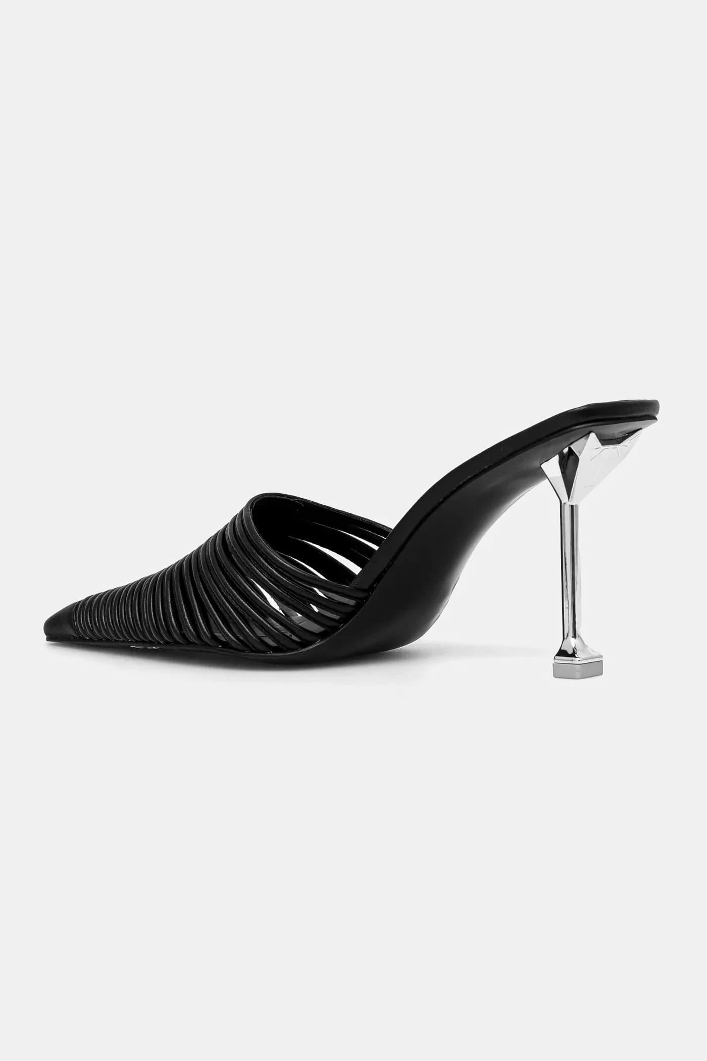 Высокие каблуки из хромированной кожи - фото 3