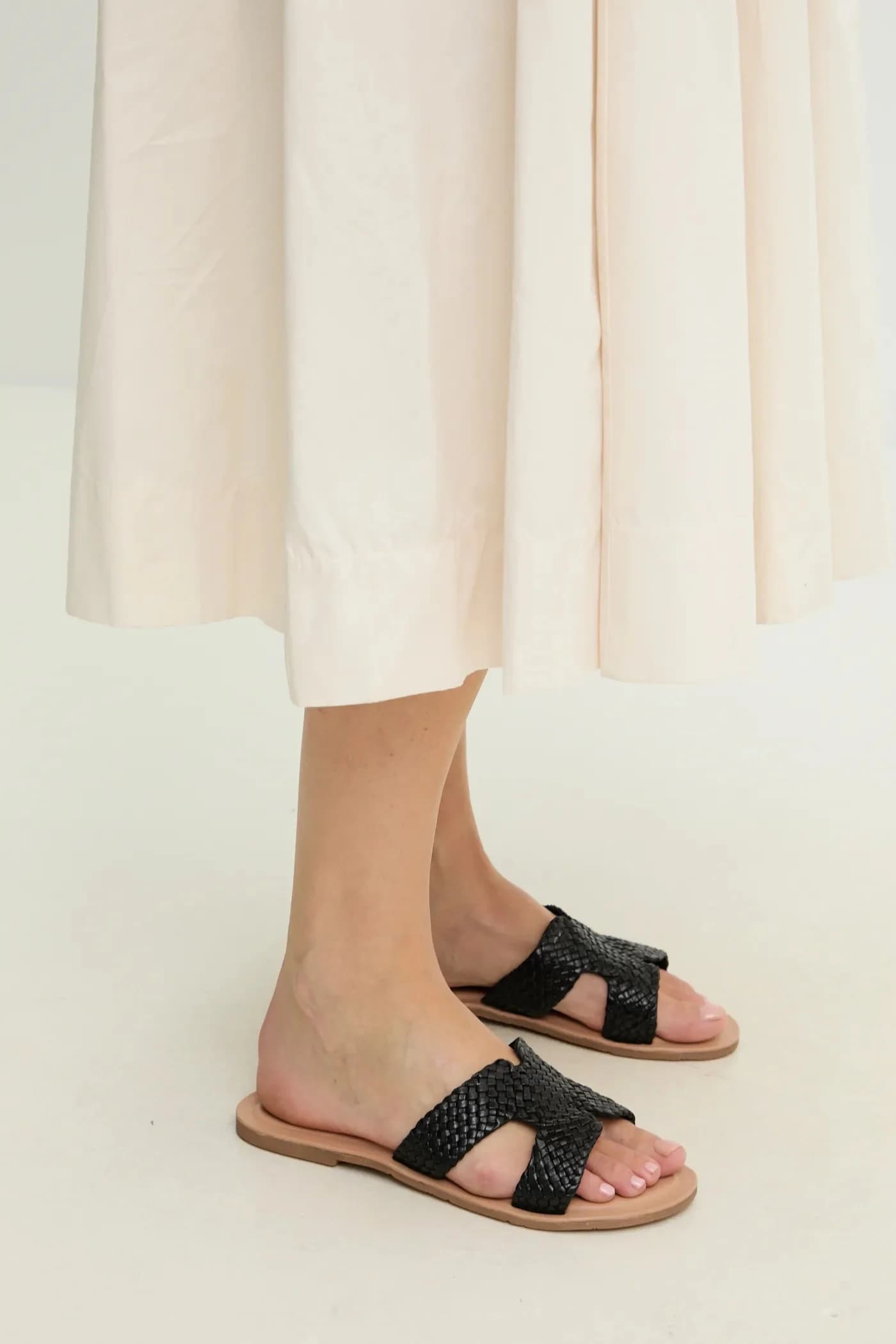 Кожаные шлепанцы - фото 6