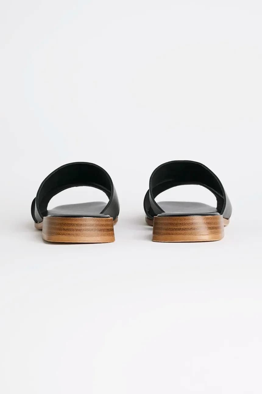 Кожаные шлепанцы PETALO - фото 3