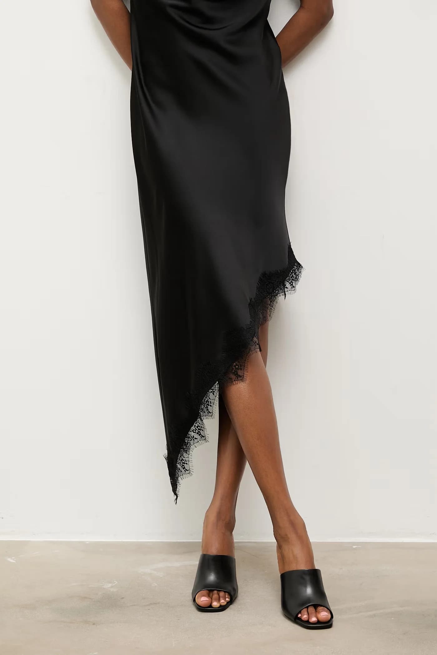 Кожаные шлепанцы - фото 7