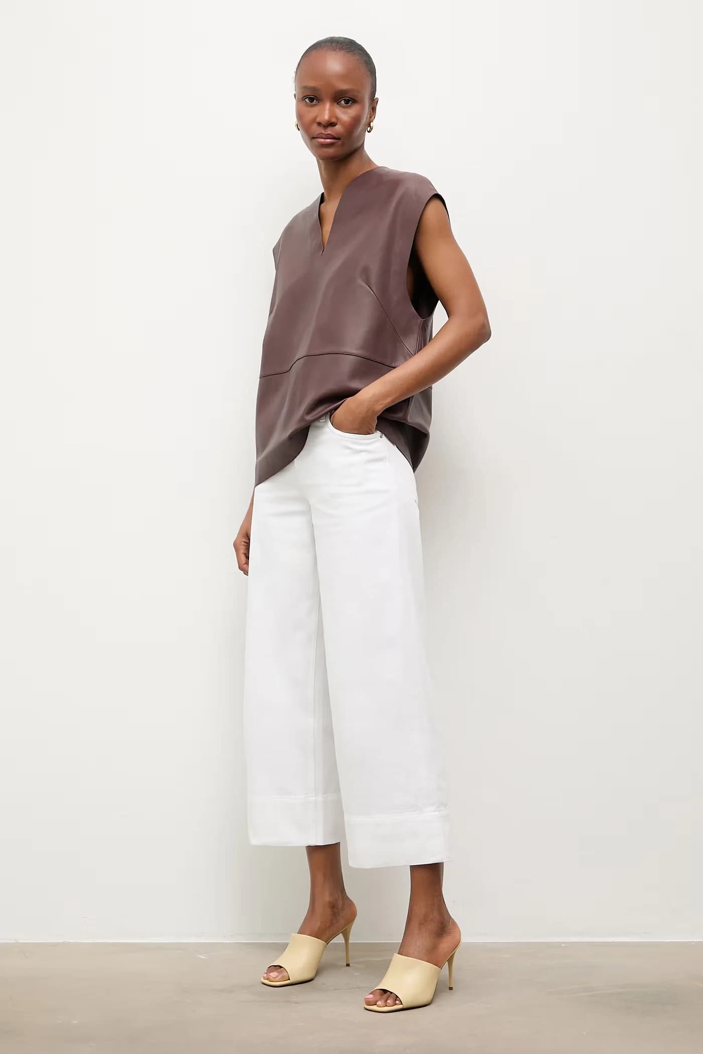 Кожаные шлепанцы