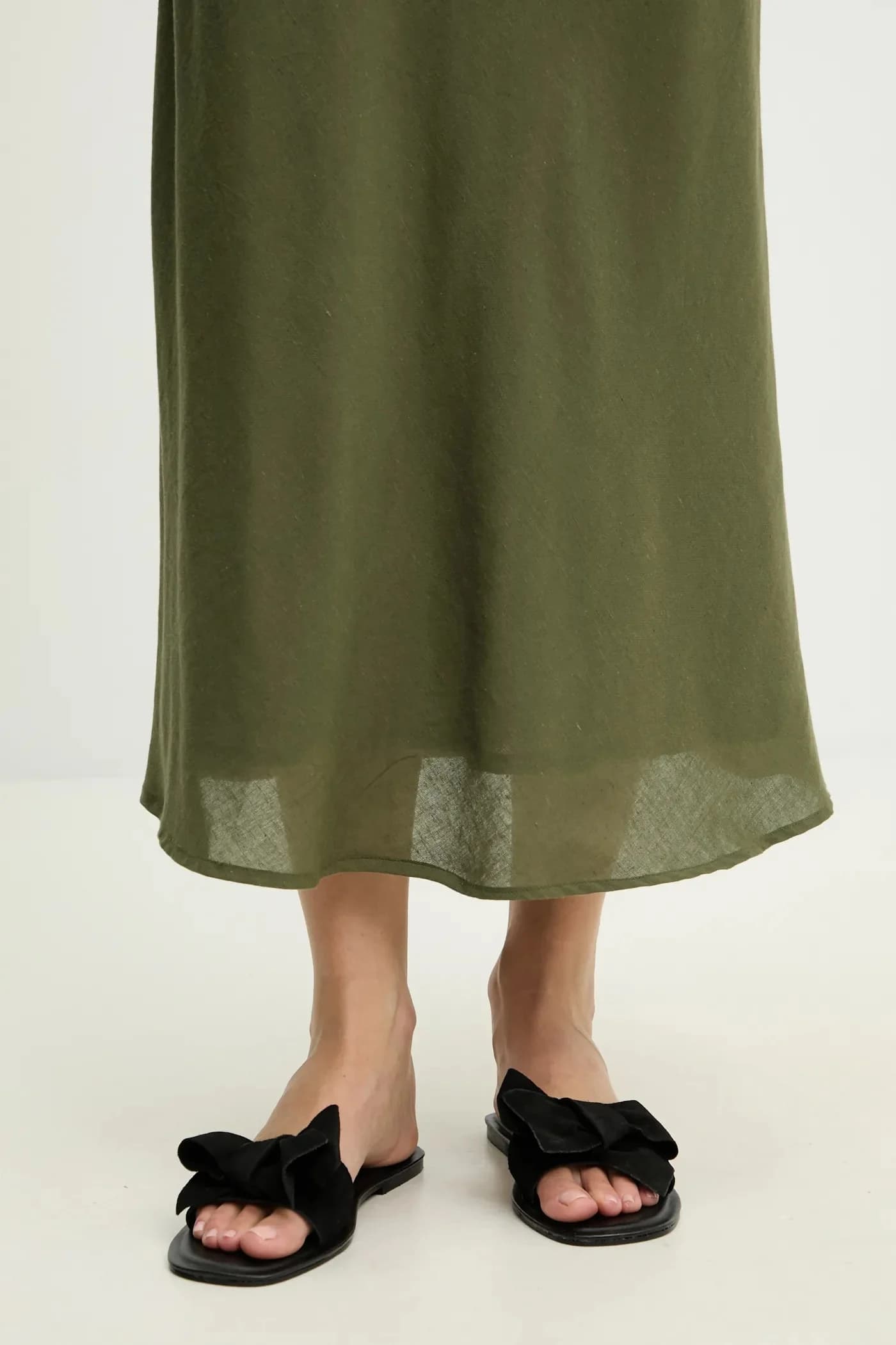 Замшевые шлепанцы