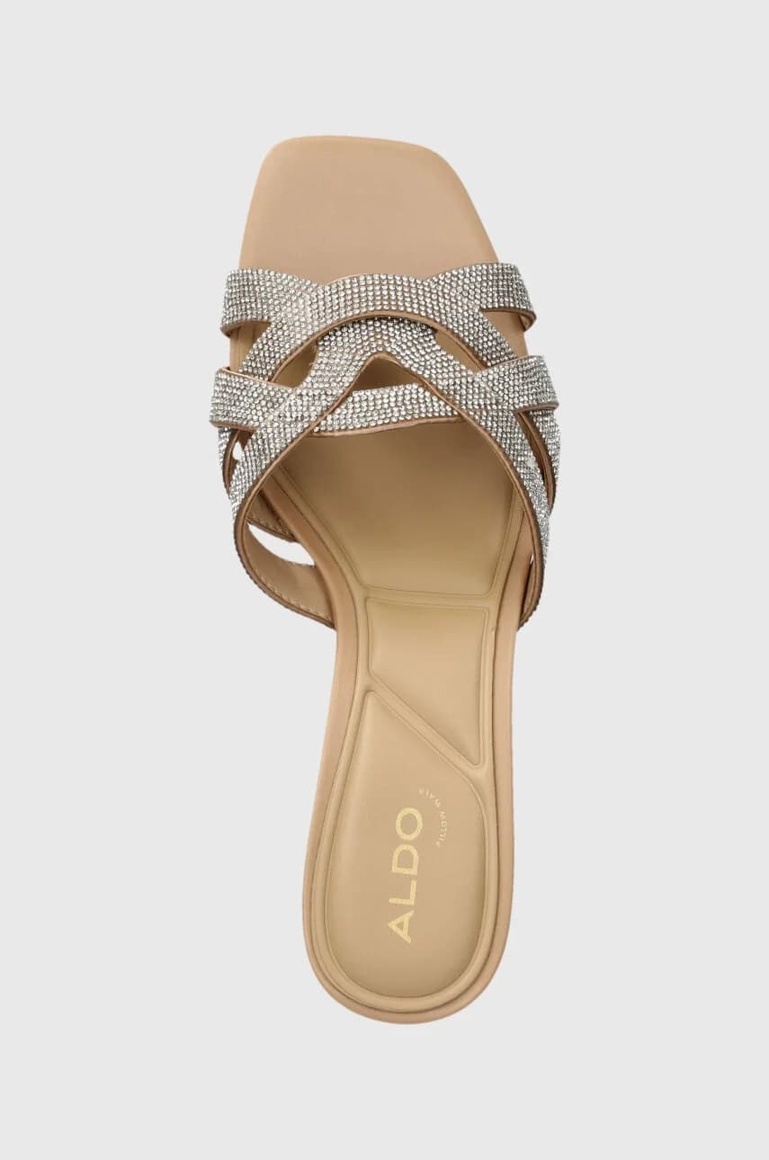 Шлепанцы в реверансе - фото 4