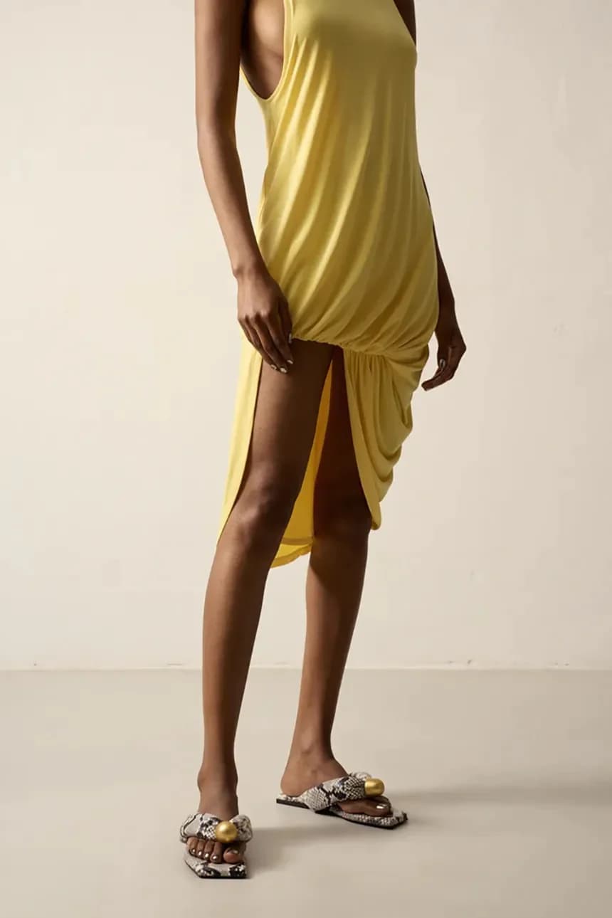 Шлепанцы из кожи питона цвета Florence Grey - фото 6