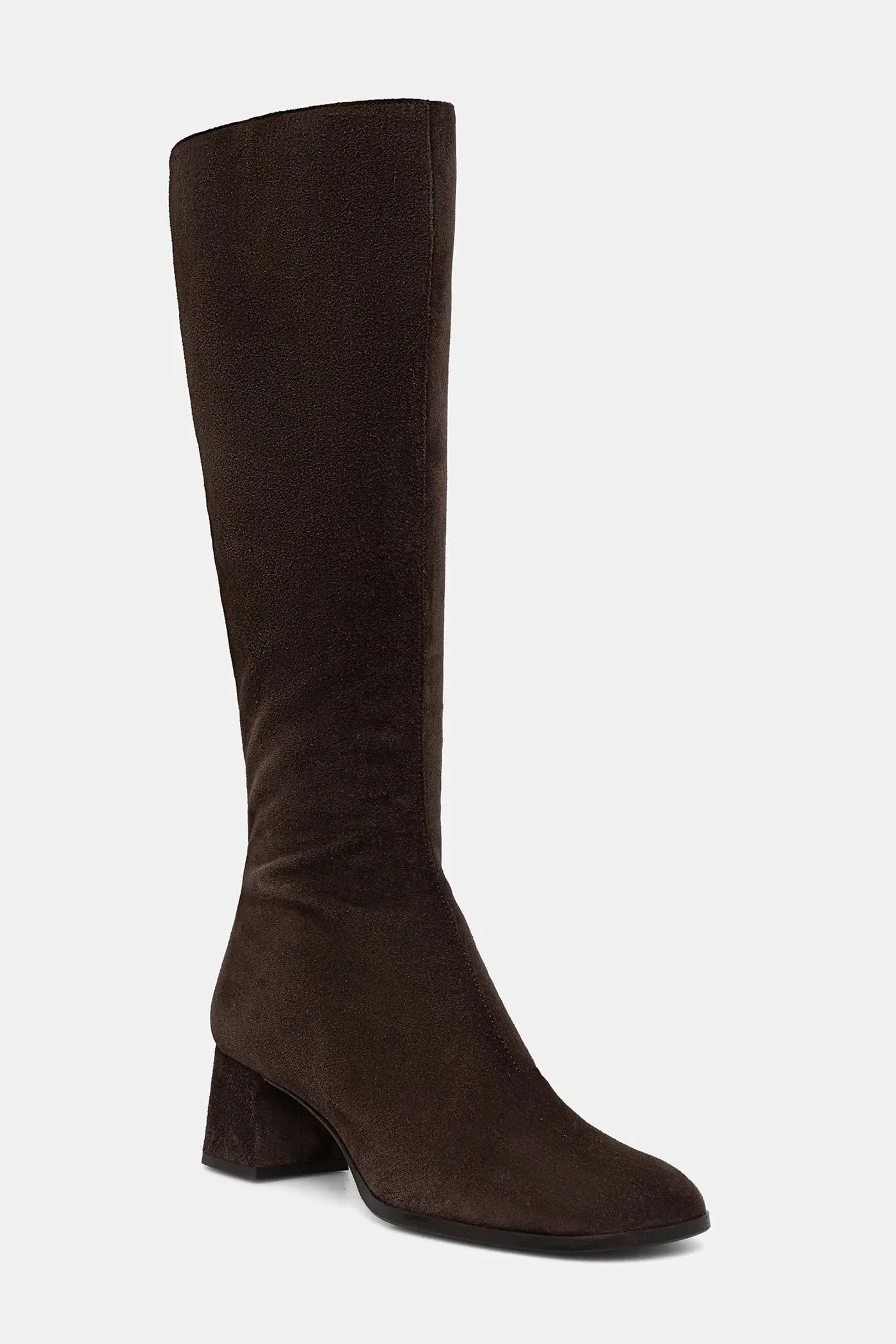 Замшевые ботинки