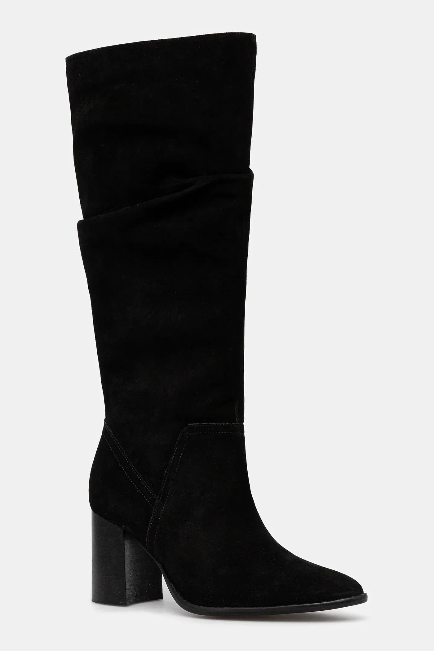 Замшевые ботинки