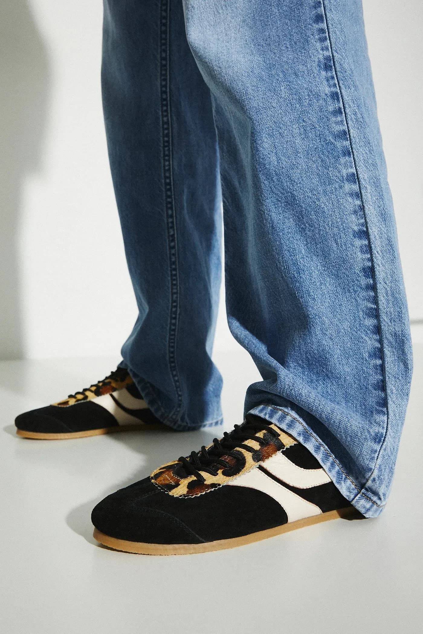 Замшевые кроссовки - фото 8