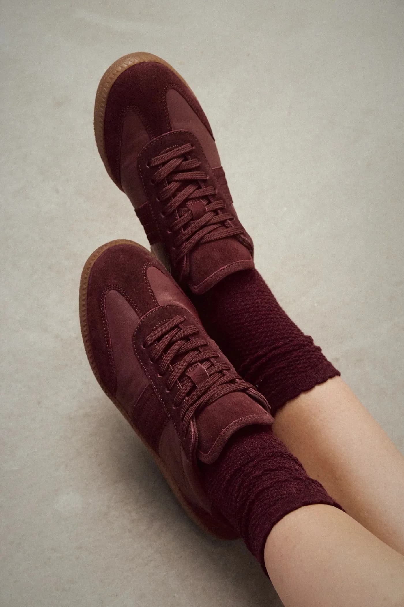 Замшевые кроссовки - фото 9