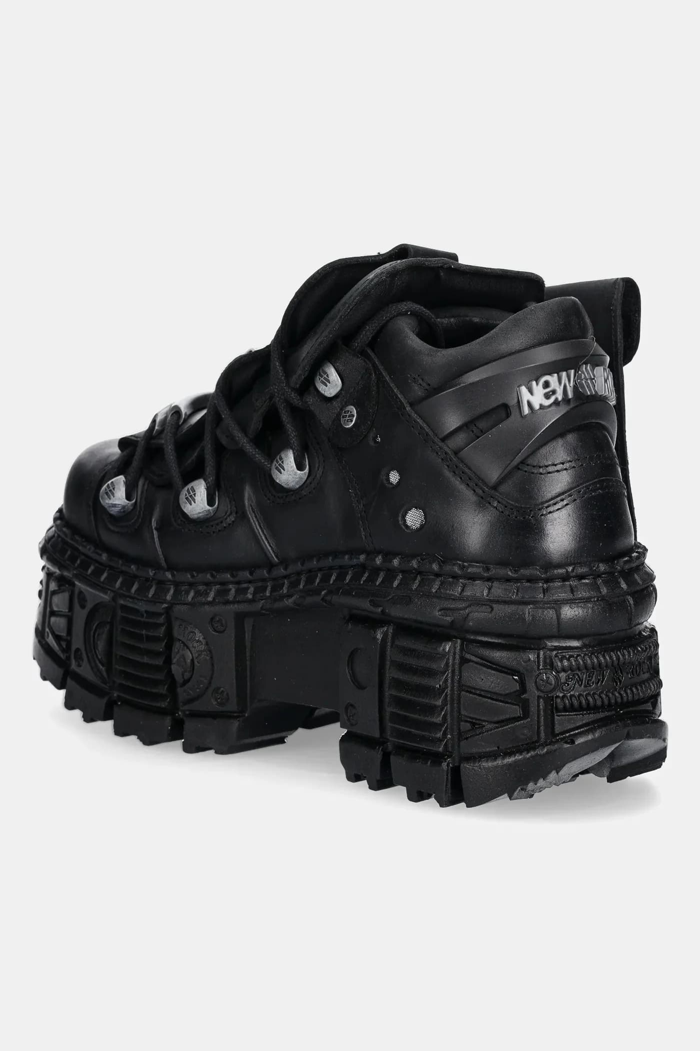 Кожаные кроссовки - фото 3