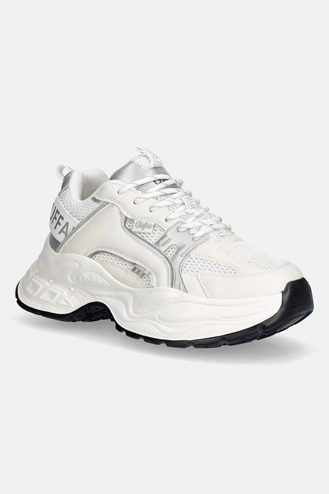 Женские кроссовки