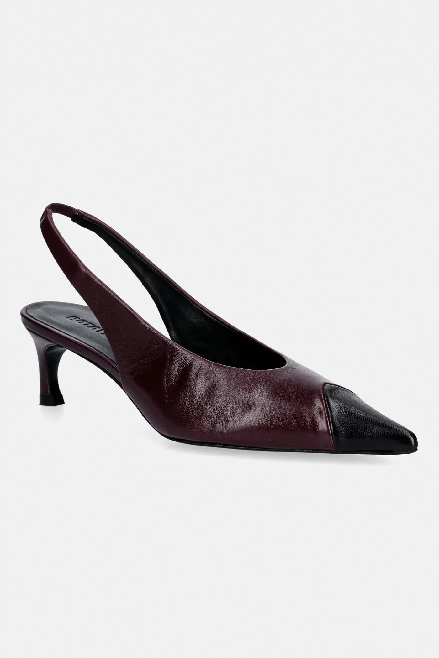 Кожаные туфли на высоком каблуке