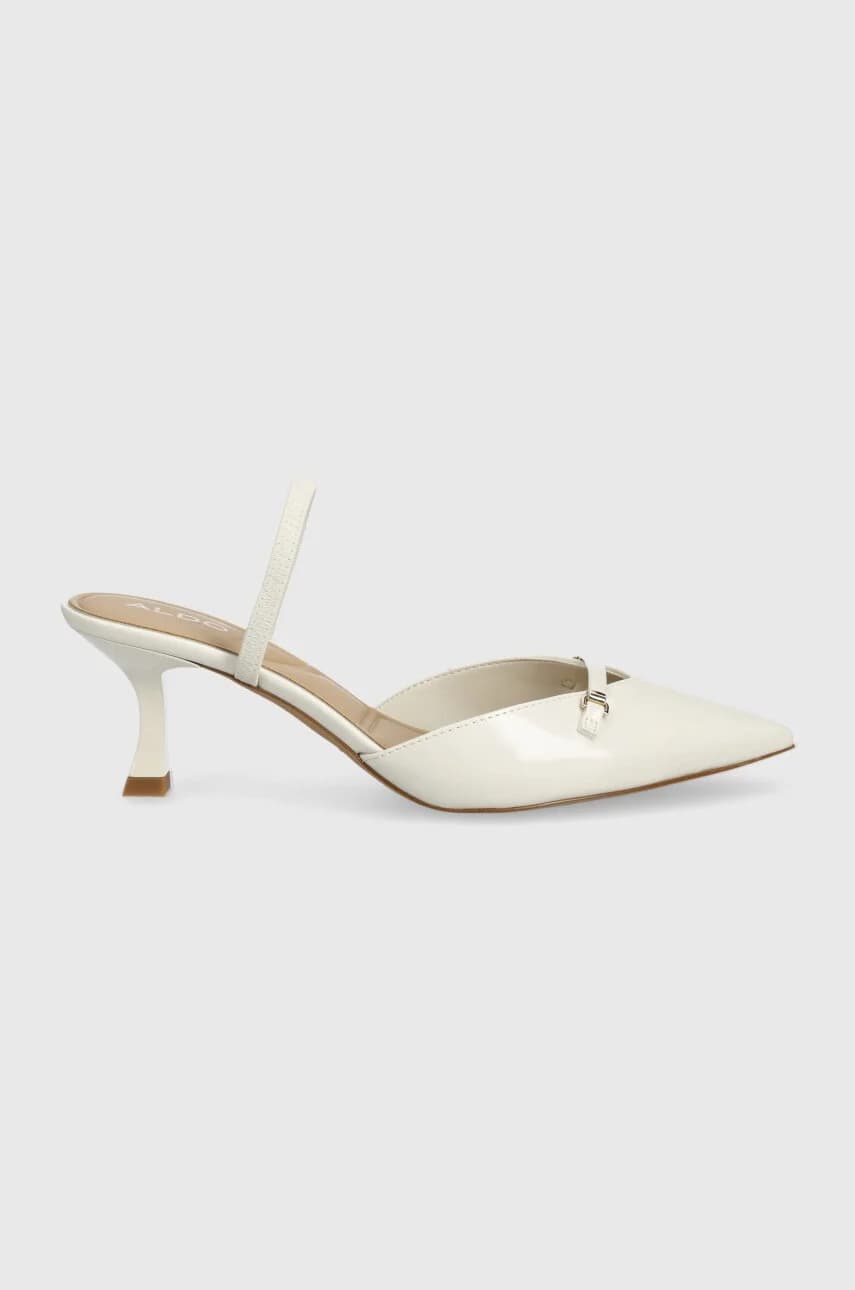 Найла на высоких каблуках - фото 2