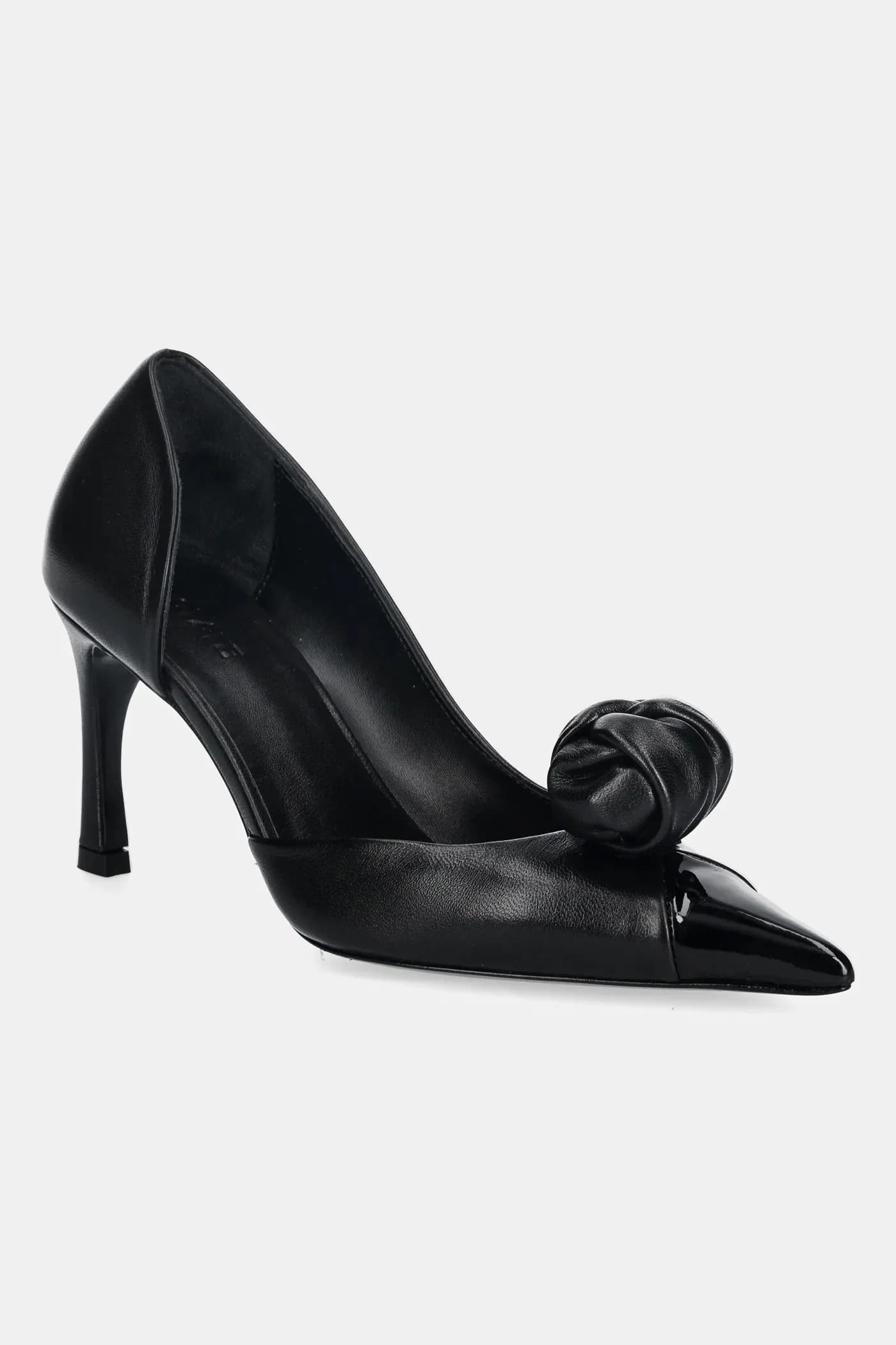 Кожаные туфли на высоком каблуке