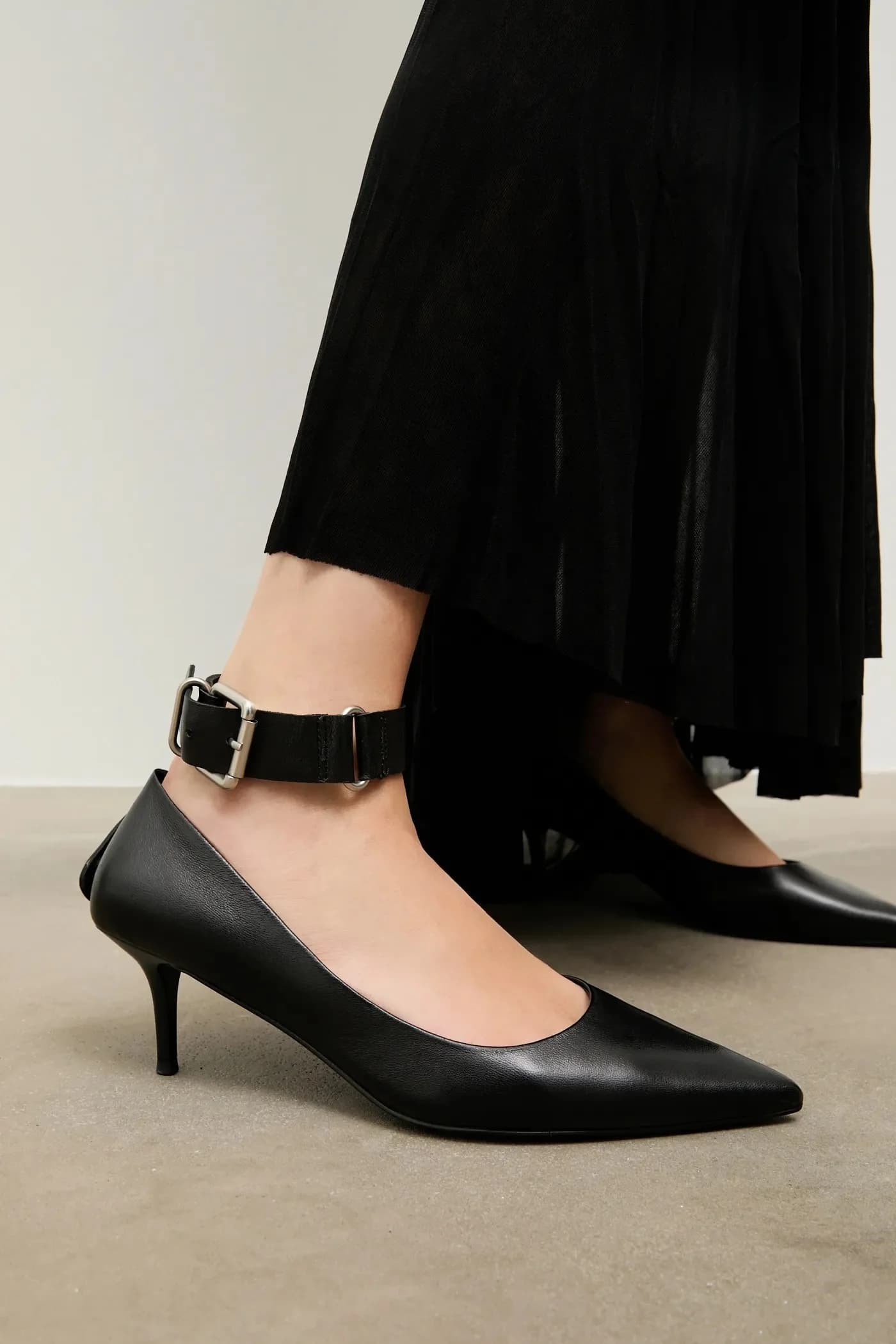 Кожаные туфли на высоком каблуке - фото 6