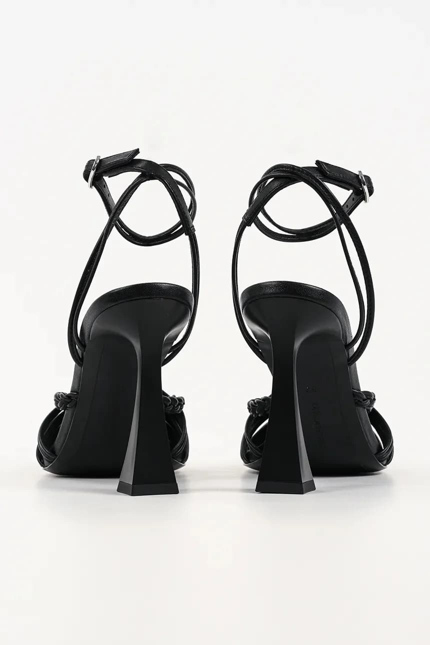 Кожаные туфли-дебютантки на высоком каблуке - фото 3