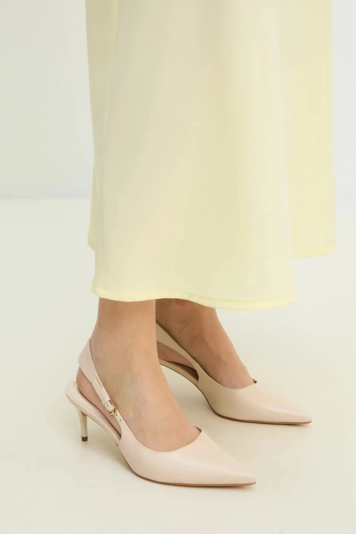 Кожаные туфли на высоком каблуке