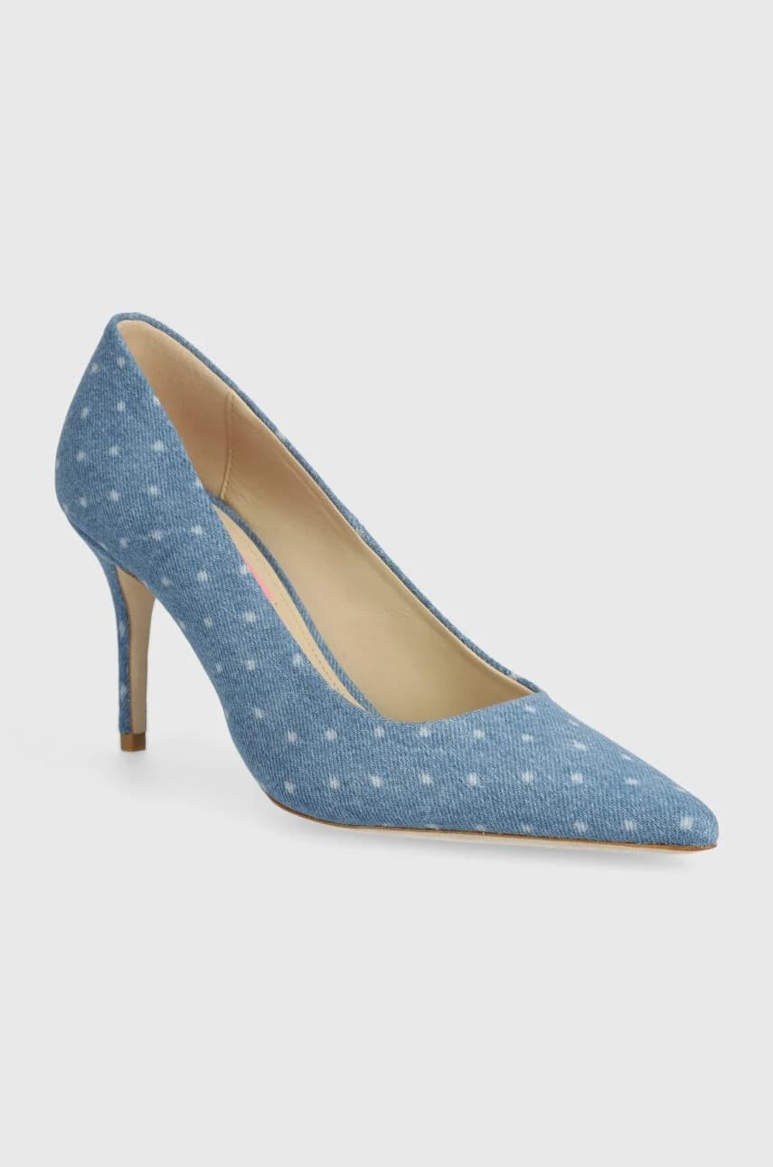 Алджо на высоких каблуках