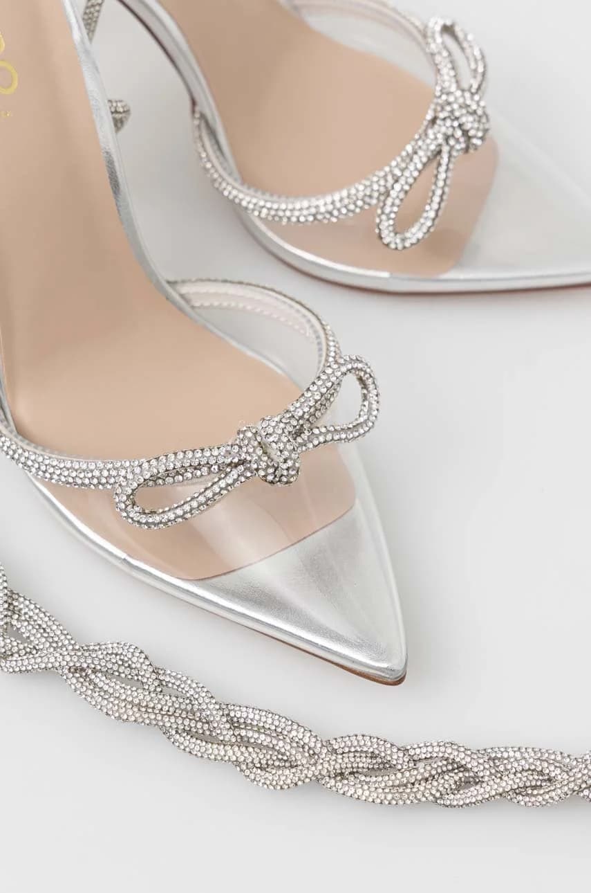 Халалия на высоких каблуках - фото 4