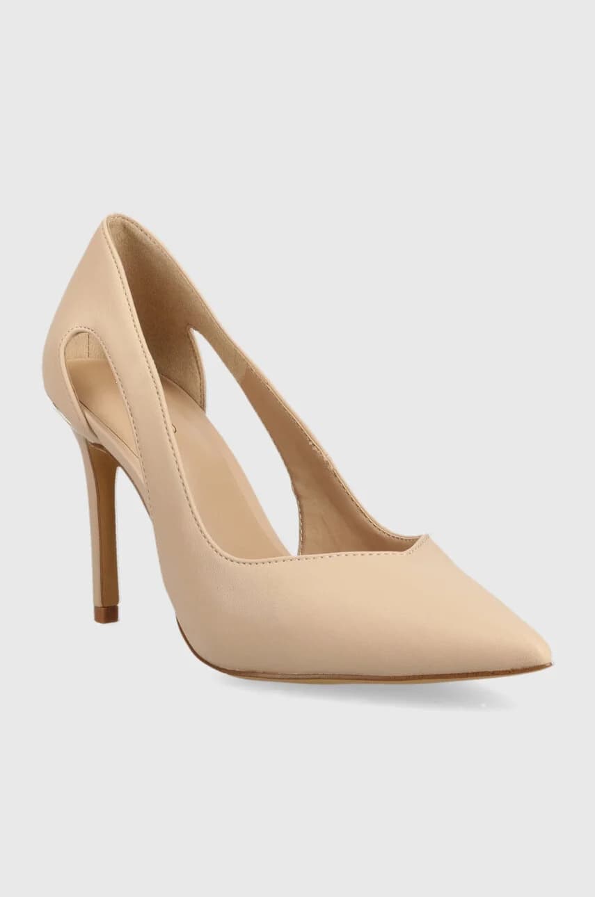 Никкола на высоких каблуках - фото 2