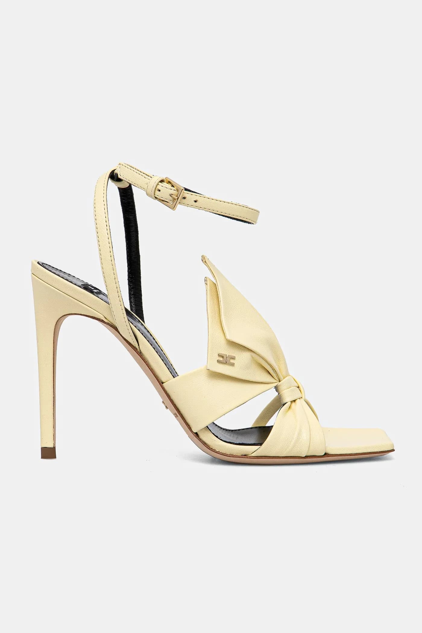 Кожаные туфли на высоком каблуке - фото 2