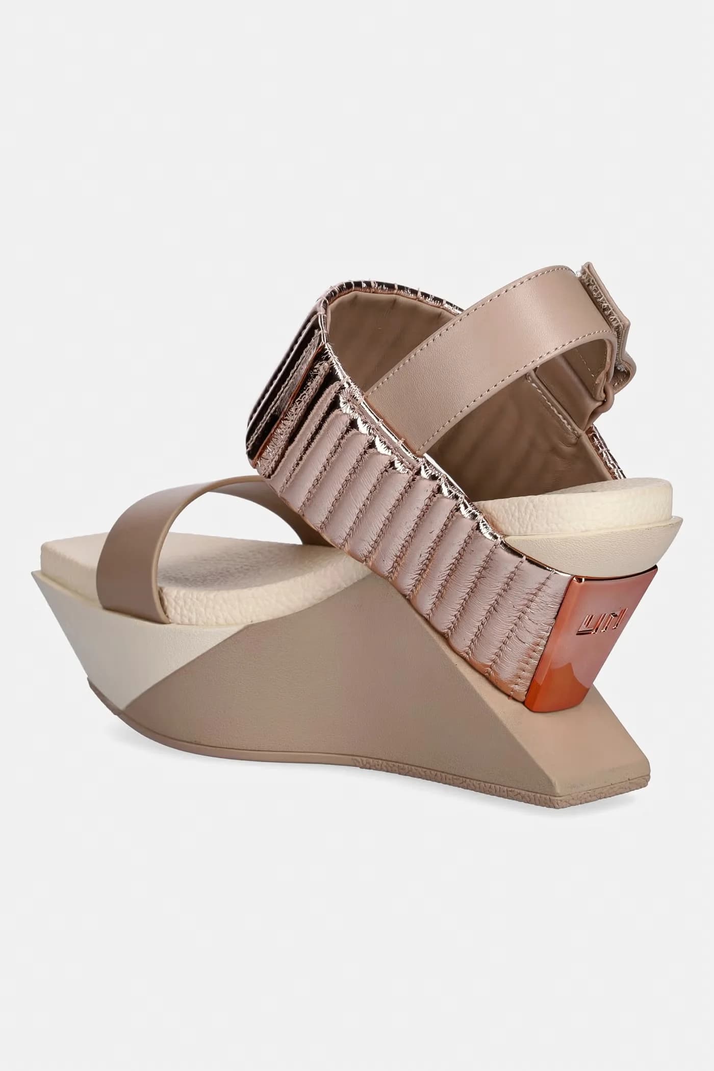 Кожаные босоножки на танкетке Delta Wedge Puffier - фото 3