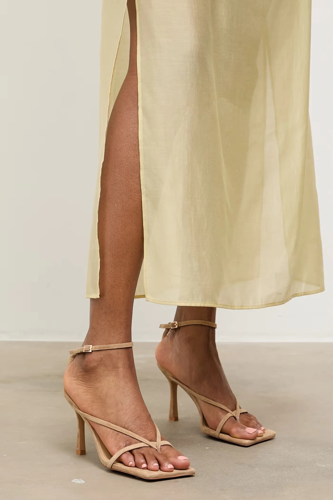 Замшевые босоножки