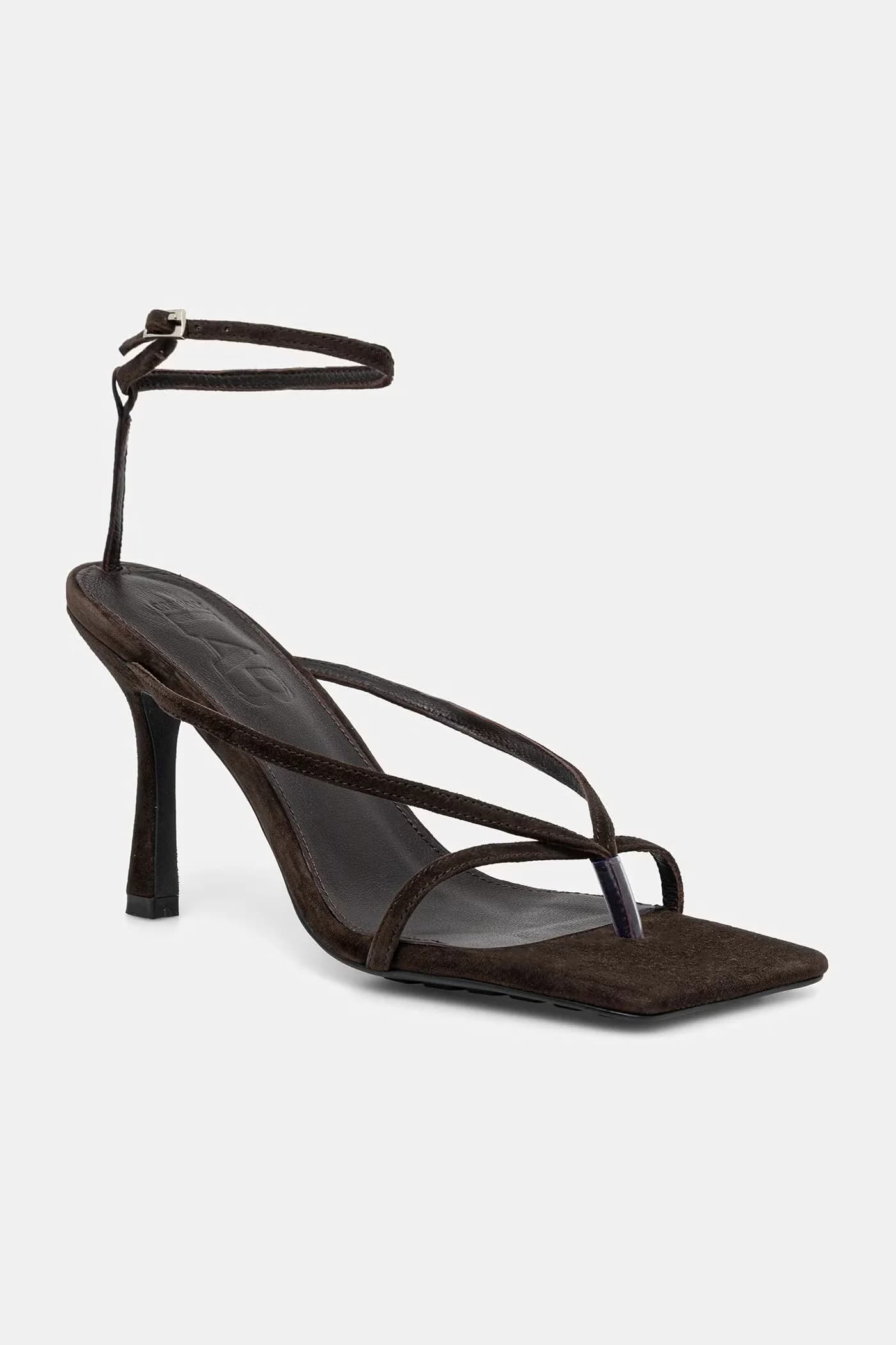 Замшевые босоножки - фото 3