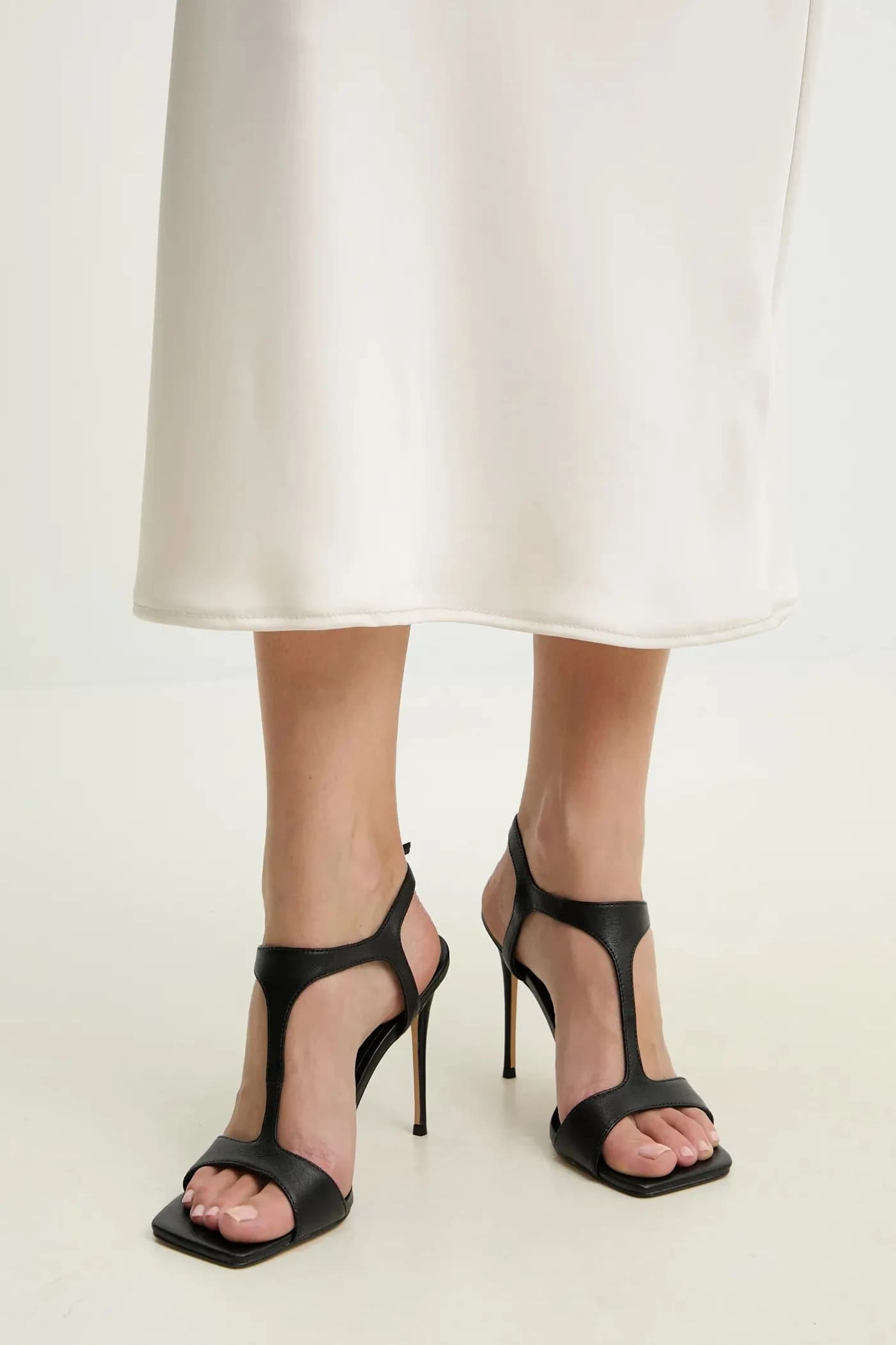 Кожаные сандалии