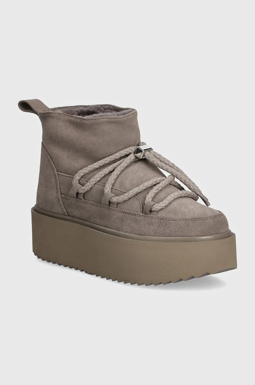 Классические замшевые зимние ботинки на низкой платформе