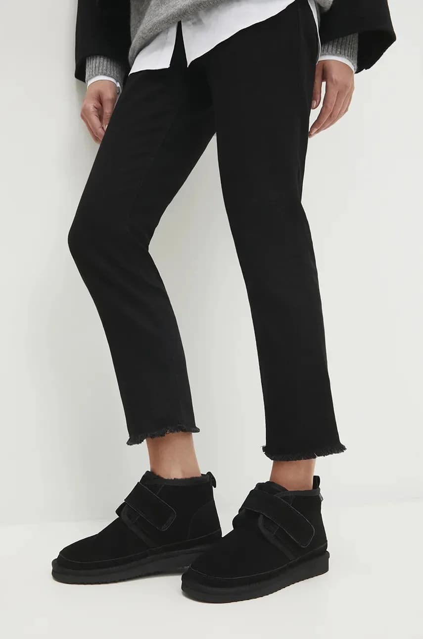 Замшевые зимние ботинки