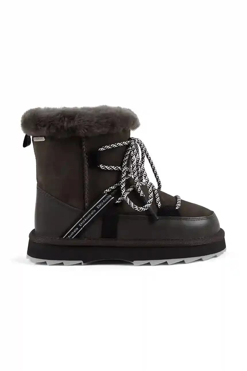 Размытые зимние ботинки