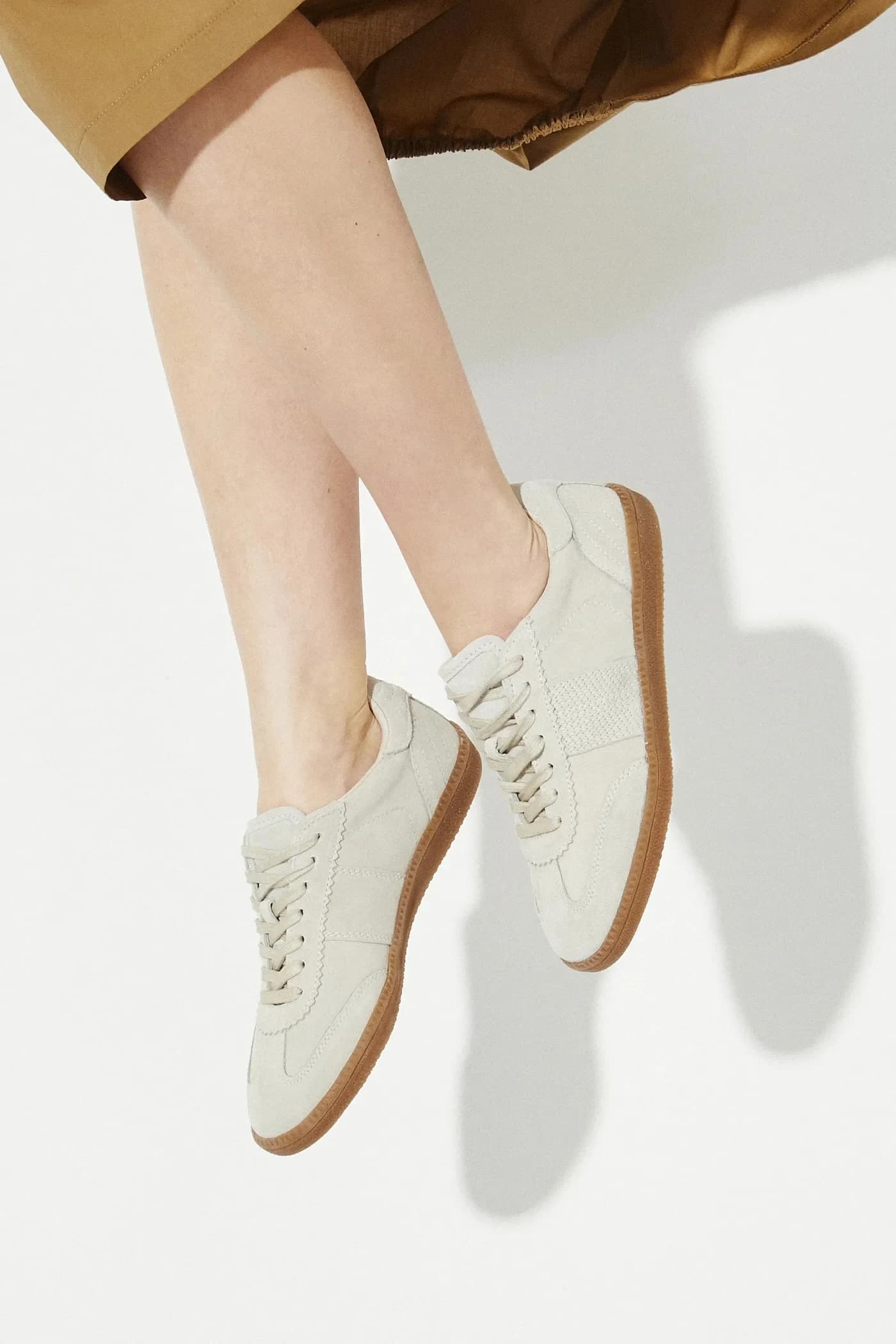 Замшевые кроссовки - фото 8