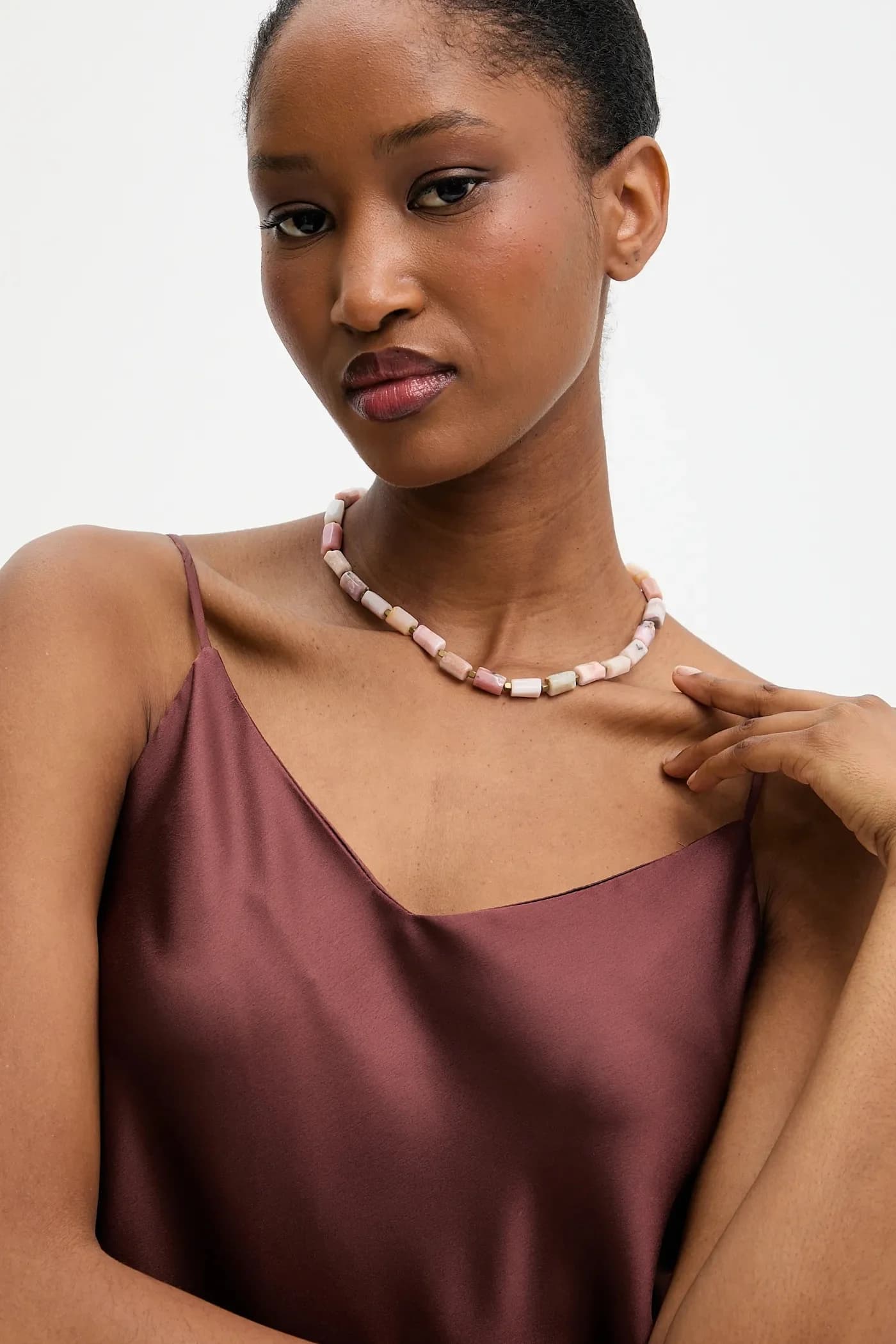 Колье с опалом, ручная работа.