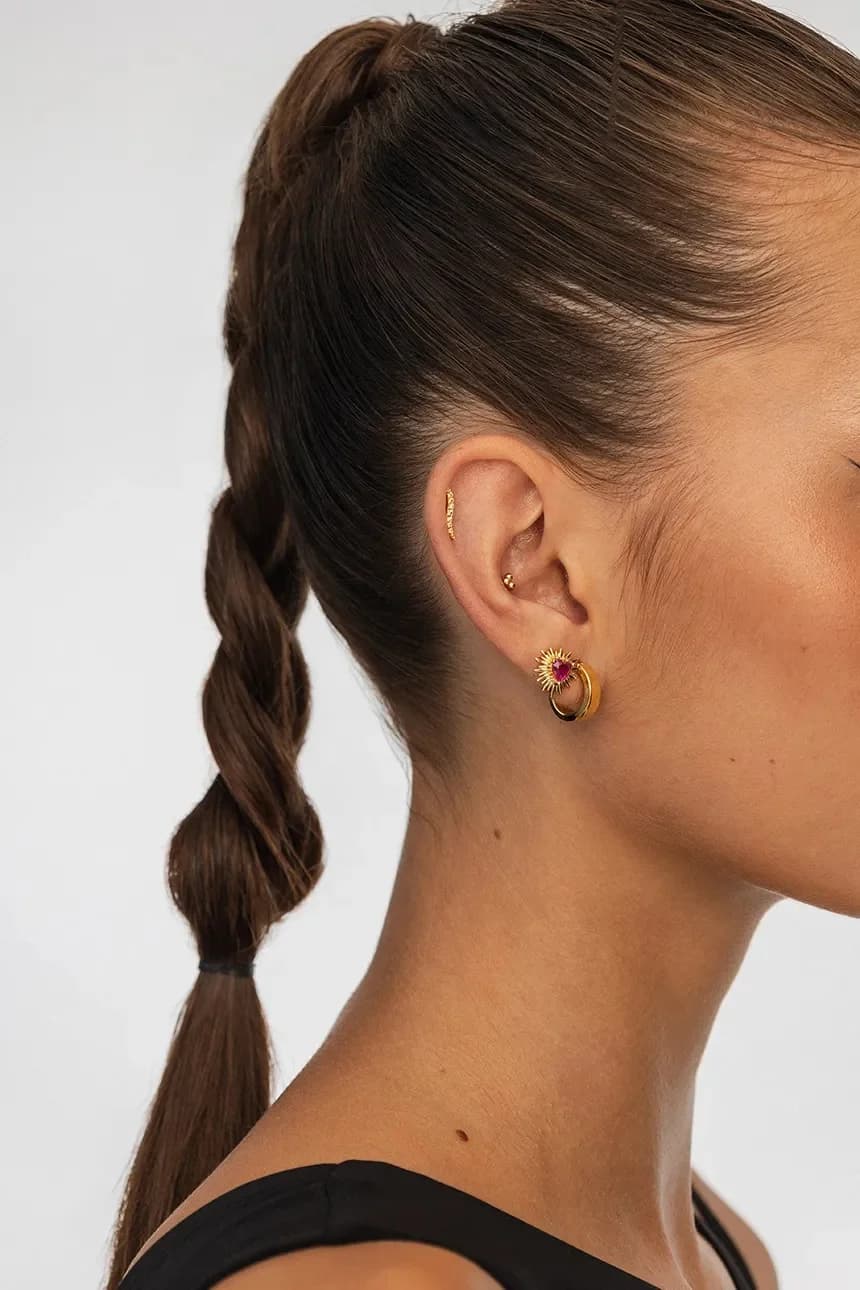 Позолоченная серебряная серьга - фото 3