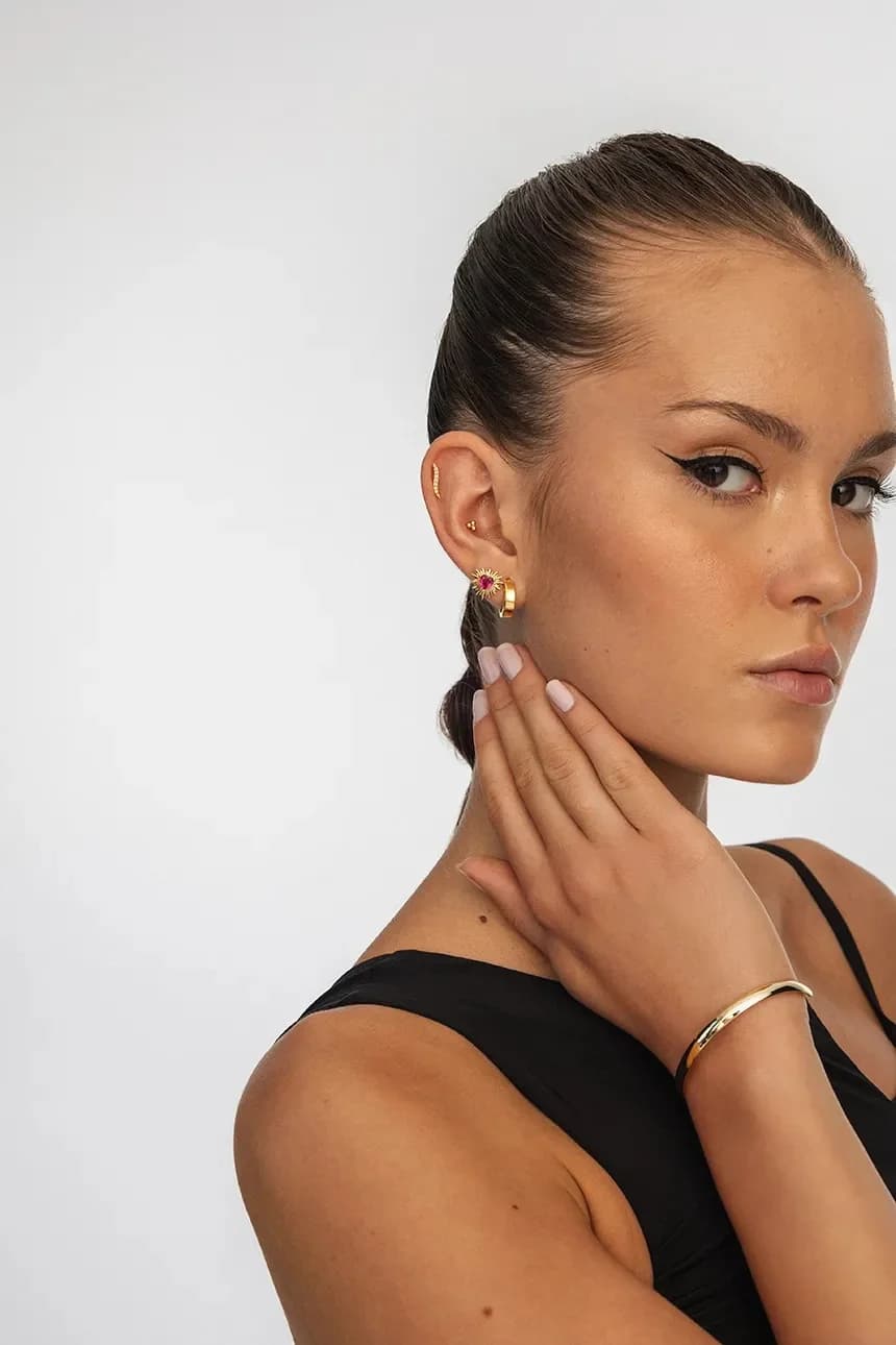 Позолоченная серебряная серьга - фото 4